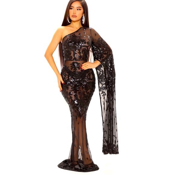 Dresses & Skirts - Black Formal Sequin Gown (XL)